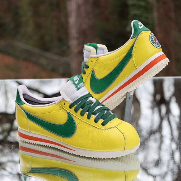 Nike Cortez Stranger Things Hawkins High School - Picture 2 of 16